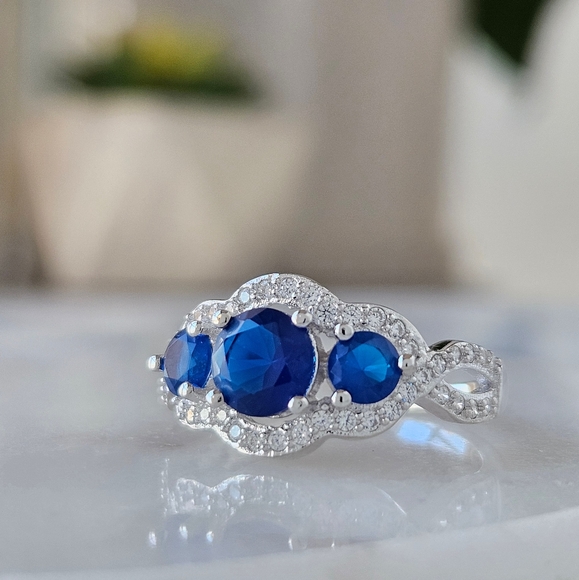 Royal Blue Sapphire Gemstone ring, size 7, 925 Sterling Silver Charmed Aroma - Picture 6 of 7